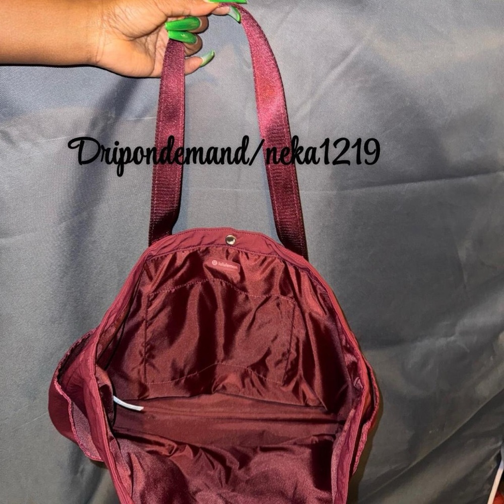 Lululemon Daily Multi-Pocket Tote Bag 20L- Burgundy Bay - Picture 7 of 11